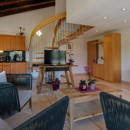 瑞莱斯贝亚德酒店 酒店 3*