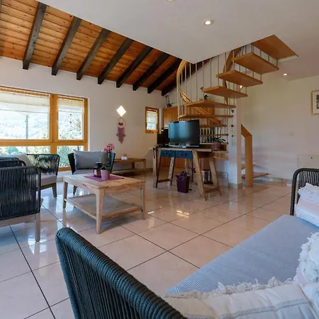 瑞莱斯贝亚德酒店 酒店 3*